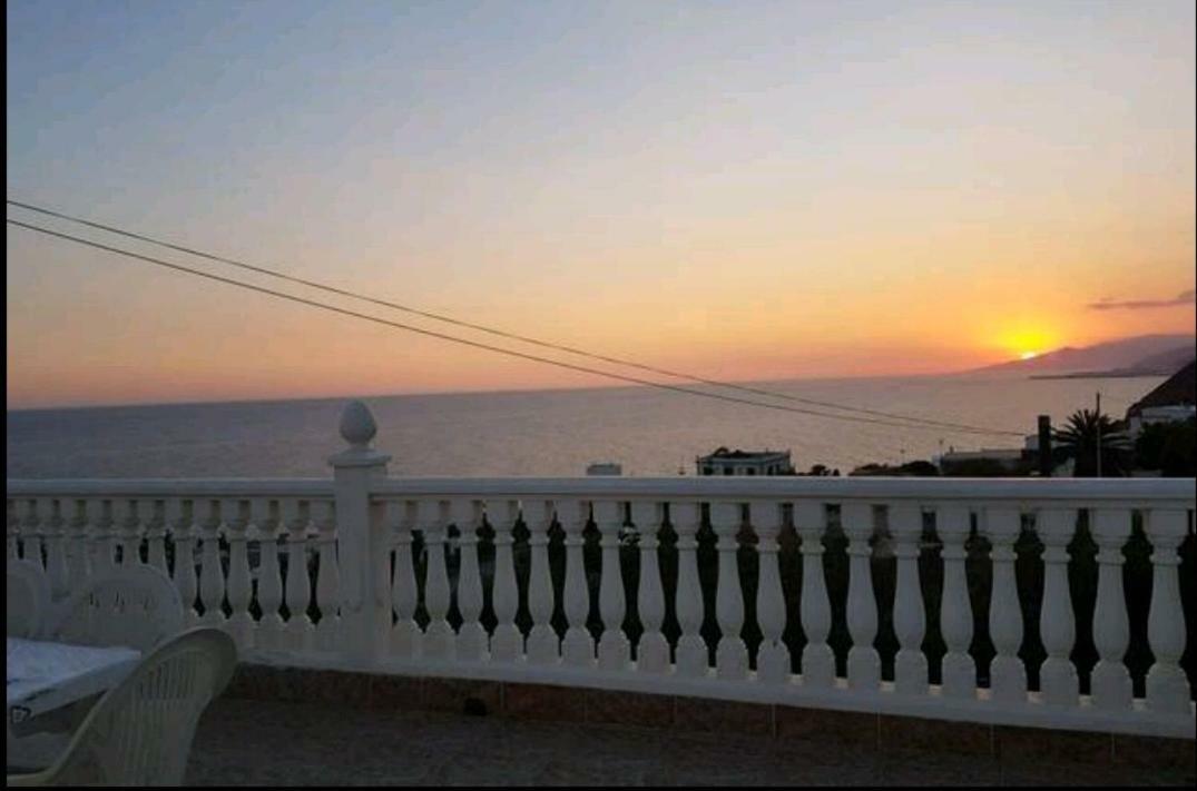 Vistas Al Mar Villa Adra Exteriör bild